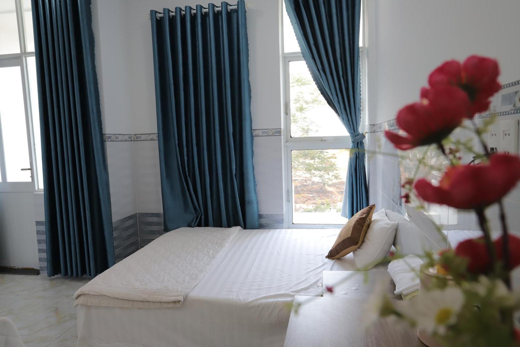 Hotel Tram Anh Nhon Trach Екстериор снимка